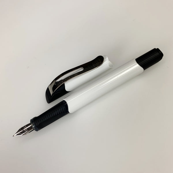 ONLINE of Germany ONLINE of Germany Academy Flash Black/White Medium Fountain Pen freeshipping - RiNo Distribution
