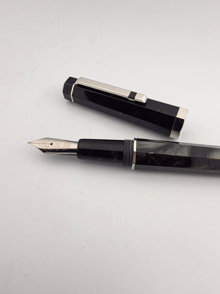 Rare Retro 51 Double 8 Black Onyx Medium Fountain Pen - Unused