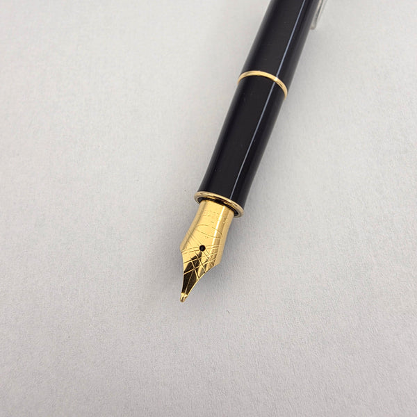Parker Sonnet Black/Gold Medium Fountain Pen (S0808710) NIB