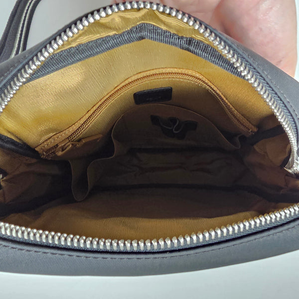 Dunhill D-Eight North South Messenger Man Bag  (LO6020A) NWT