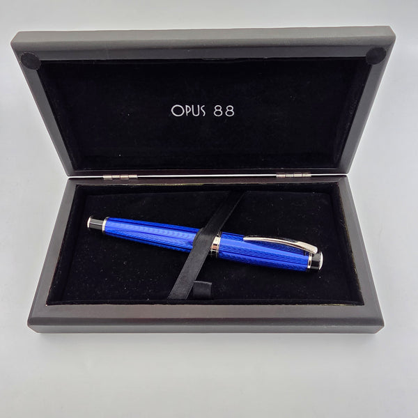 Opus 88 Opera Blue Chevron 18kt Gold Nib Fountain Pen