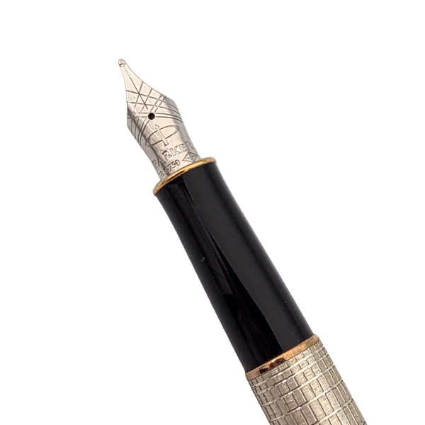Parker Sonnet Cisele Silver with Pink gold finish Trim, Fountain Pen, Medium 18kt gold nib (1859489)