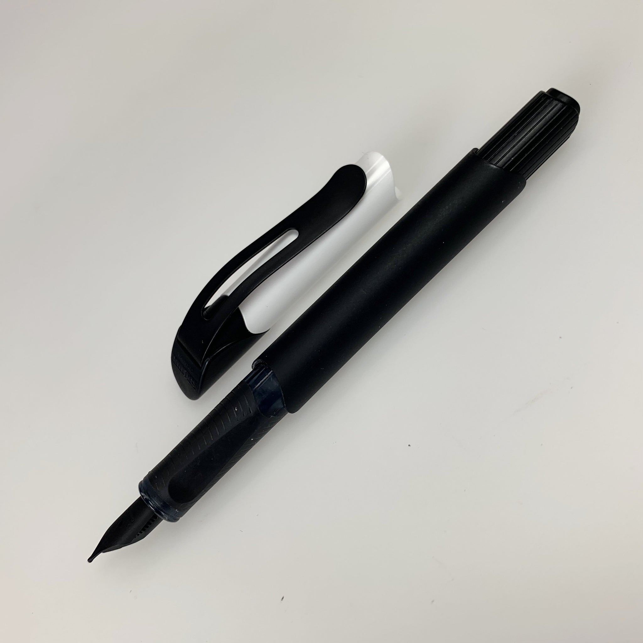 ONLINE of Germany ONLINE of Germany Academy Soft Touch Black/White Medium Fountain Pen freeshipping - RiNo Distribution