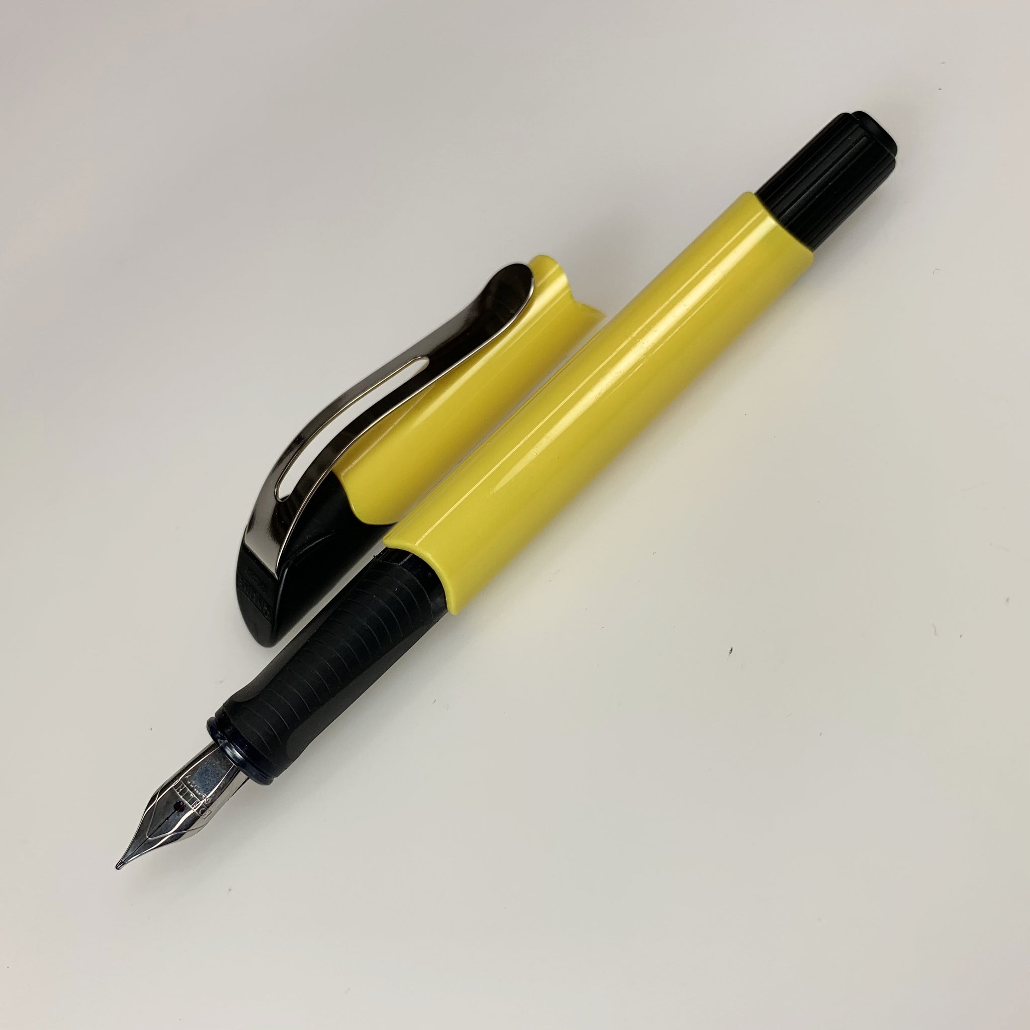 ONLINE of Germany ONLINE of Germany Academy Flash Black/Yellow Medium Fountain Pen freeshipping - RiNo Distribution